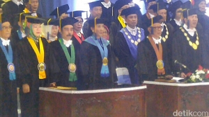 GoRiau Meski Lulusan SMP, Menteri Susi Kini Sandang Gelar Doktor