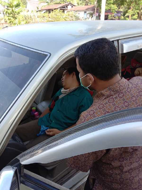 Mobil Parkir di Pinggir Jalan Sudirman Inhu, Ternyata Didalamnya Dua Orang Sudah Kejang-kejang, Satu Tewas