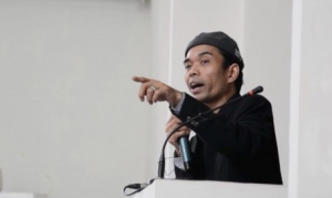 UAS Mengaku Bangga dan Puas Berceramah dalam Ruang Masjid Tanpa Tiang di Padangpanjang