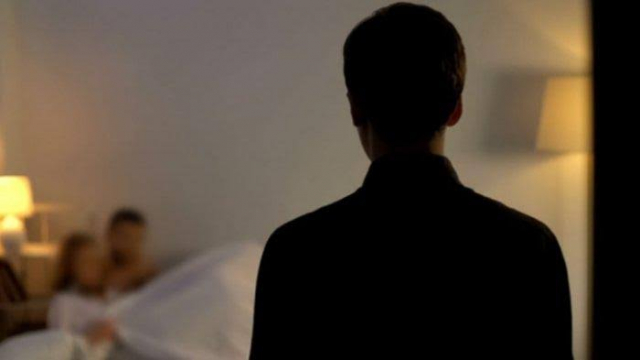 Kasipidum Digerebek Suami Saat Ngamar dengan Pengacara di Hotel