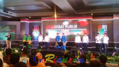Debat Publik Pilwako Pekanbaru 2017, Paslon Firdaus-Ayat Diserang Kasus Sampah dan Kota Madani