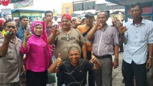 Pedagang Pasar Mandau - Duri Nyatakan Dukungan untuk Firdaus-Rusli Maju Riau Satu