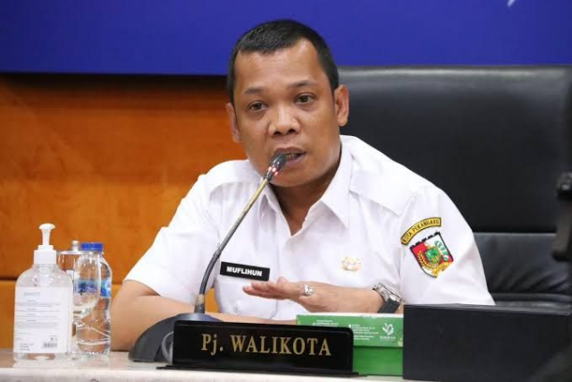 Pemko Pekanbaru Alihkan Anggaran Pembelian Mobil Listrik untuk Perbaikan Infrastruktur Jalan