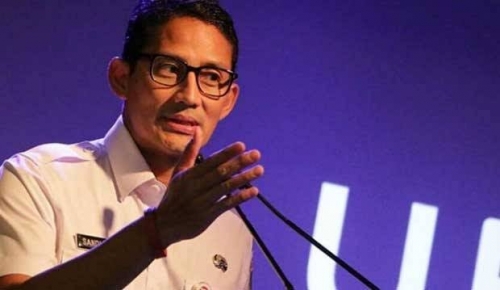 Beredar Foto PNS DKI Bagikan Kupon Sembako di Monas, Sandiaga: Lagi Dicek