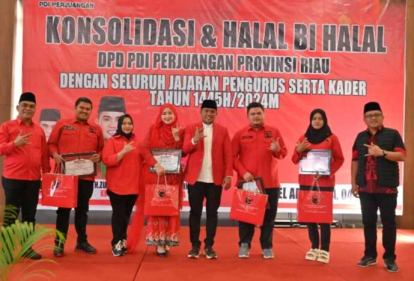 Hadiri Halal Bihalal PDI-Perjuangan, Bupati Kasmarni: Tahniah kepada Septian Nugraha dan M Alga Viqky Azmi Atas Penghargaan Suara Pileg Terbanyak se-Riau