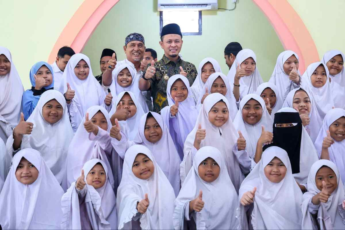 Wali Kota Pekanbaru Janjikan Tambahan Beasiswa dan Sekolah Gratis