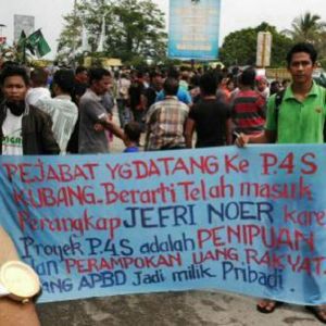 GoRiau Warga Demo dan Minta Bupati Kampar Dipenjarakan, Lintas Riau-Sumbar Lumpuh