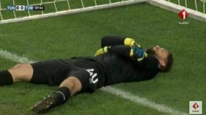 GoRiau Agar Rekannya Bisa Berbuka Puasa, Kiper Tunisia Pura-pura Cidera Saat Melawan Portugal dan Turki
