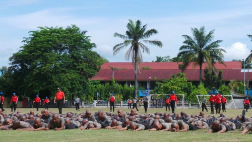Ratusan Siswa Sekolah Bintara Diberondong Peluru Hampa di SPN Pekanbaru