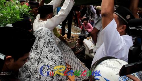 Berikut Video Proses Pemakaman dr Ryan Thamrin di Pekanbaru