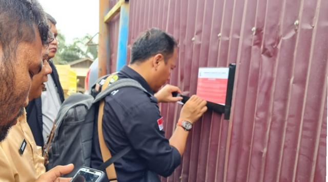 Bertahun-tahun Tak Kantongi Izin, Pemkab Pelalawan Segel Pabrik Kelapa Sawit di Langgam
