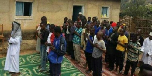 Subhanallah, Pemuka Agama Masuk Islam bersama 480 Jemaatnya