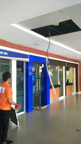 Mengerikan, Biawak Jatuh dari Plafon Bandara SSK II Pekanbaru Saat Angkasa Pura Rayakan Hari Pelanggan