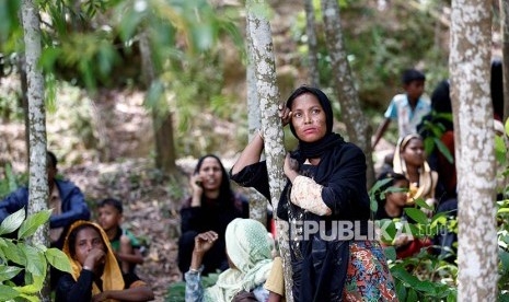 Dalam Sepekan, 73.000 Musim Rohingya Melarikan Diri ke Bangladesh