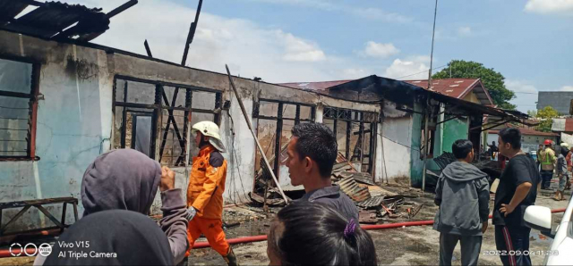 Lokasi Kebakaran di Gang Sempit, Damkar Pekanbaru Akui Kesulitan Padamkan Api