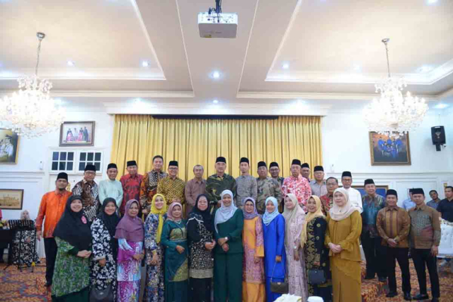 Gubernur Riau Terima Kunjungan Silaturahmi Presiden Dunia Melayu Dunia Islam