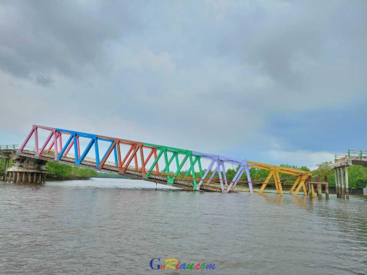 Jembatan Panglima Sampul Kepulauan Meranti yang Ambruk Segera Dibangun Tahun Depan