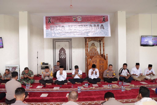 Ikut Berbelasungkawa atas Tragedi Stadion Kanjuruhan Malang, Polres bersama TNI dan PSSI Meranti Gelar Doa Bersama