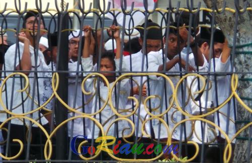 Tidak Hanya Orang Dewasa, Anak-anak pun Ikut Demo Tangkap Ahok di Bundaran Tugu Zapin Pekanbaru