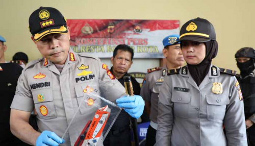WartaPKU.com Pembunuh Sopir Taksi Online di Depan Kantor BRI Ditangkap, Ini Motif Pelaku Habisi Korban