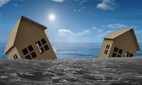 Dihantam Banjir, Dua Rumah Warga di Pasir Ringgit Inhu Hanyut