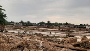 Berlindung dalam Masjid, Ratusan Warga 2 Kampung di Lebak Selamat dari Terjangan Banjir Bandang