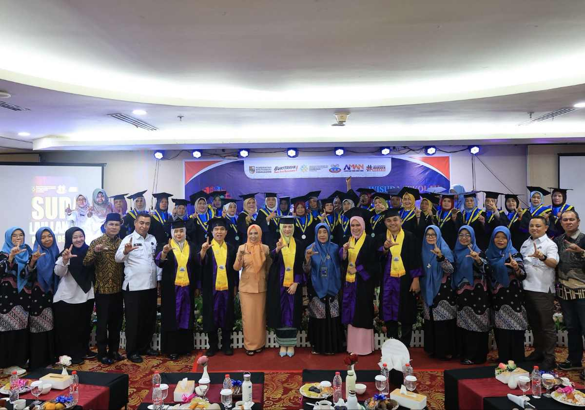 Wisuda Lansia Tangguh Pekanbaru, Sulastri: Mereka Miliki Peran Strategis Dalam Pembangunan