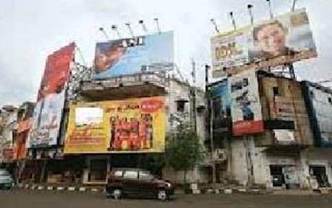Reklame Liar Semakin Menjamur di Tengah Kota Pekanbaru