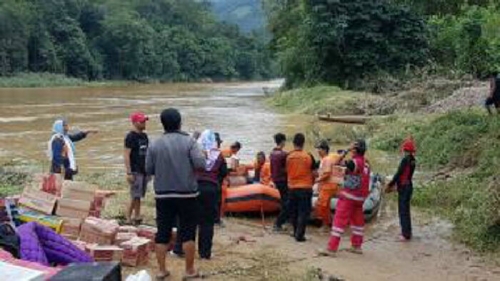 Peduli Korban Banjir Pangkalan, FEVCI Chapter Riau Salurkan Ratusan Paket Sembako