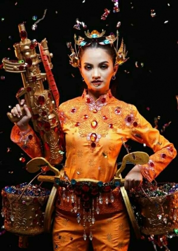 Kalahkan 36 Finalis dari 34 Provinsi, Putri Asal Riau dengan Mengenakan Kostum Wonderful Perang Air Meranti Berhasil Masuk Top 3 Tradcos