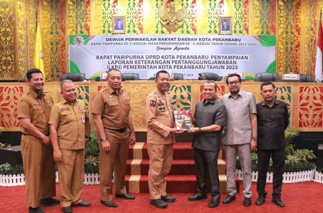 Sekdako Pekanbaru Sampaikan LKPj 2023 ke DPRD