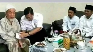 GoRiau ACTA Sebut Luhut Temui Kiai Zubair Diiringi Mobil Kampanye Jokowi