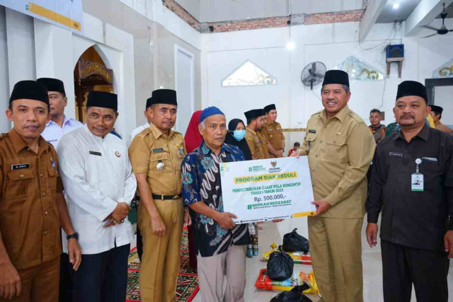 Bupati Siak Alfedri Berharap Warganya Berkembang dari Penerima Zakat Menjadi Pemberi Zakat