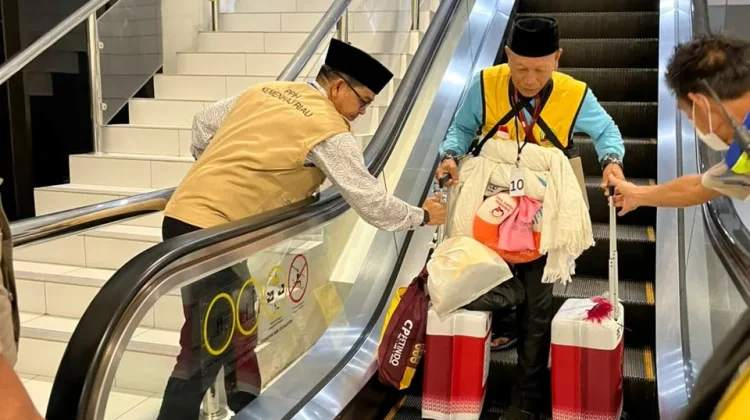 Sempat Tertunda di Jeddah, Defizon: 443 Jemaah Haji Riau Tiba dengan Selamat