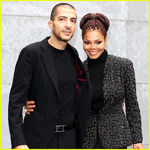 Janet Jackson Berburu Gamis Saat Ramadan