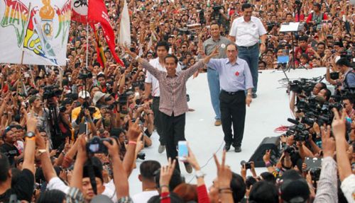 Ini Maklumat Mengharukan Jokowi di Konser Salam 2 Jari: Anda Semua Pembuat Sejarah Baru