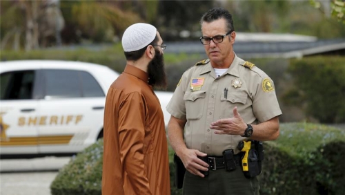 Penyerangan Terhadap Muslim di AS Kembali Terjadi, Kali Ini Tiga Pria Bermasker Menembak Seorang Dokter Saat Hendak Shalat Subuh di Masjid