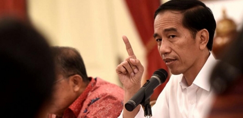 Sebelum Takbiran di Kantor Gubernur Sumbar, Jokowi Beli Kemeja Hijau di Plasa Andalas Padang