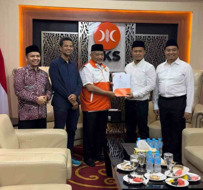 Dr Ikhsan Terdepak dari Cawako Pekanbaru, PKS Lebih Pilih Agung Nugroho