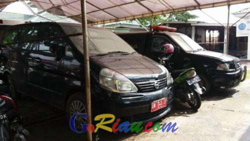 Mobil Dinas Camat Mandau Seharga Rp 350 Jutaan Ini Dibiarkan Jadi Barang Rongsokan