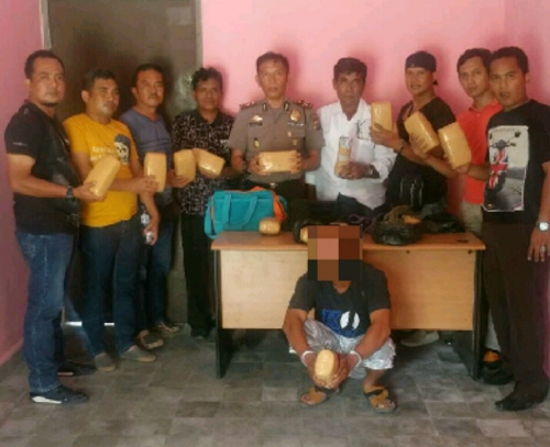 Usai Ciduk Pemakai, Polisi Pekanbaru Ringkus Kaki Tangan Gembong Narkotika Antar Provinsi Bersama 12,5 kilogram Ganja Kering