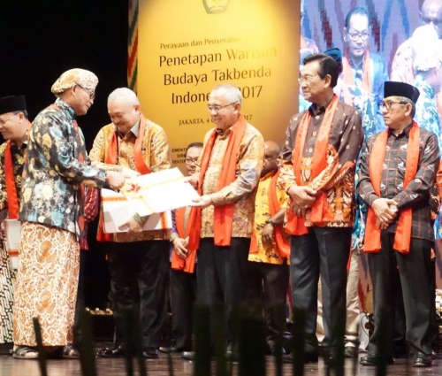 Gubernur Riau Terima 11 Sertifikat WBTB dari Kemendikbud RI