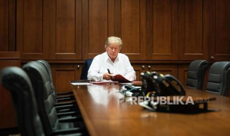Tim Medis Pantau Paru-paru Donald Trump Usai Diberi Oksigen Tambahan