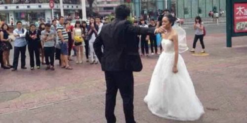 Mendadak Tua, Wanita Ini Dicampakkan Tunangannya di Jalan