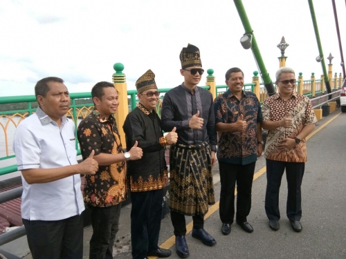Selain Ziarah ke Makam Sultan, AHY Tak Lewatkan Berfoto di Jembatan yang Punya Sejarah dengan SBY