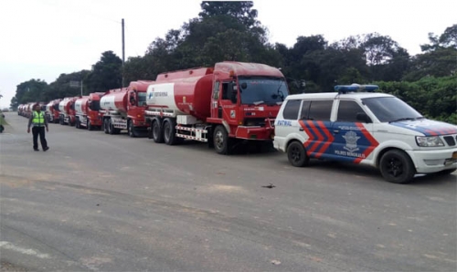 Amankan Stok BBM di Pekanbaru, Polisi Kawal Truck BBM Sejak dari Dumai