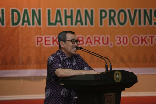 Gubernur Riau Pastikan Program Sekolah Gratis bagi SMA/SMK Dimulai Tahun Depan