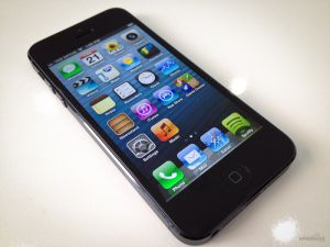 GoRiau Rupiah Melemah, Harga iPhone Malah Melambung