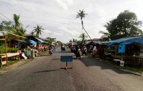 Ada Pasar di Bahu Jalan Pelajar Alahair, Disperindag: Itu Tak Boleh
