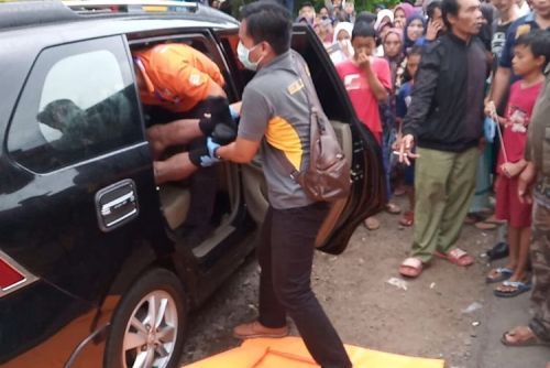 Guru PNS Tewas Tanpa Celana dalam Mobil Avanza, Ditemukan Tisu Bekas . . . .